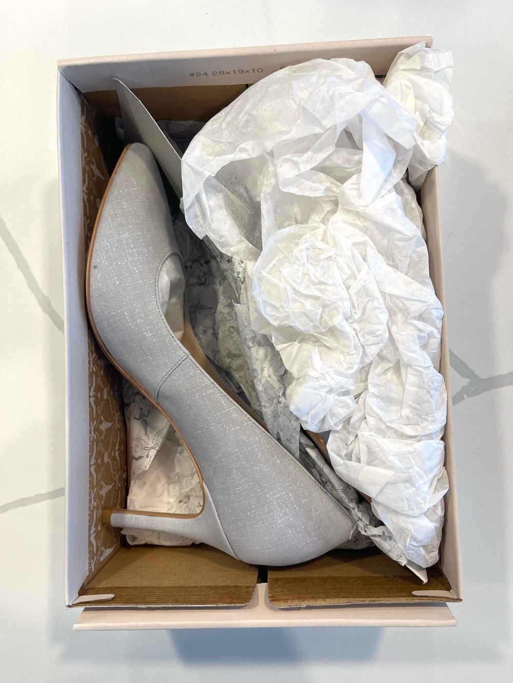Clark’s Dinah Keer Elegant Silver Pointed-Toe Pumps
